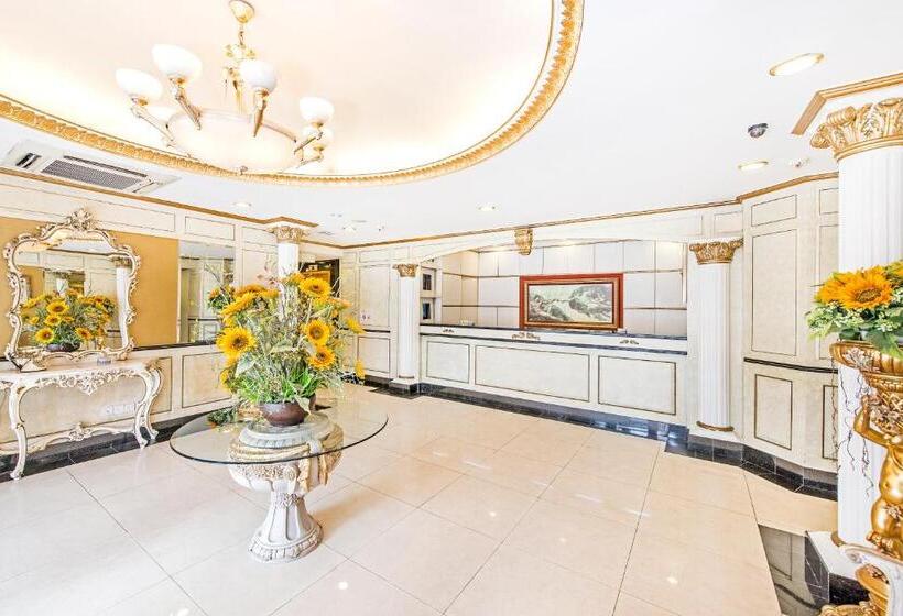 חדר סופריור, 81 Chinatown