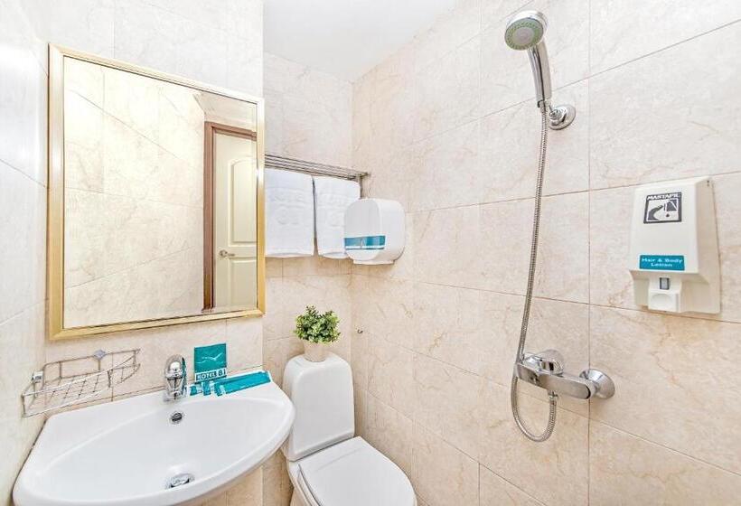 חדר סופריור, 81 Chinatown