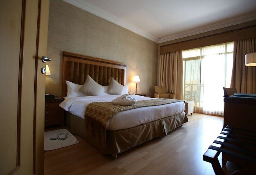 اتاق لوکس با تخت بزرگ, Atana Khasab