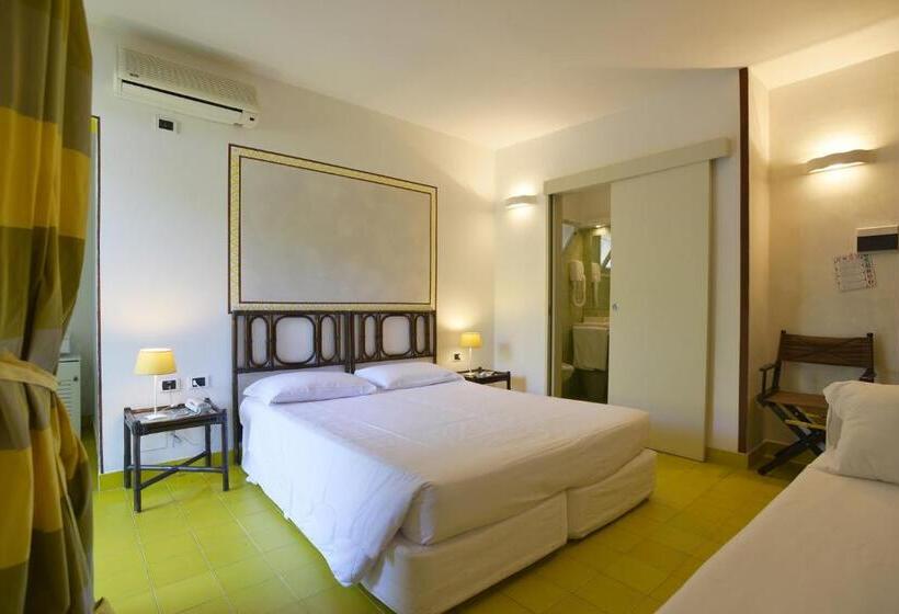 Номер Стандарт Трехместный, Unahotels Club Hotel Ancora