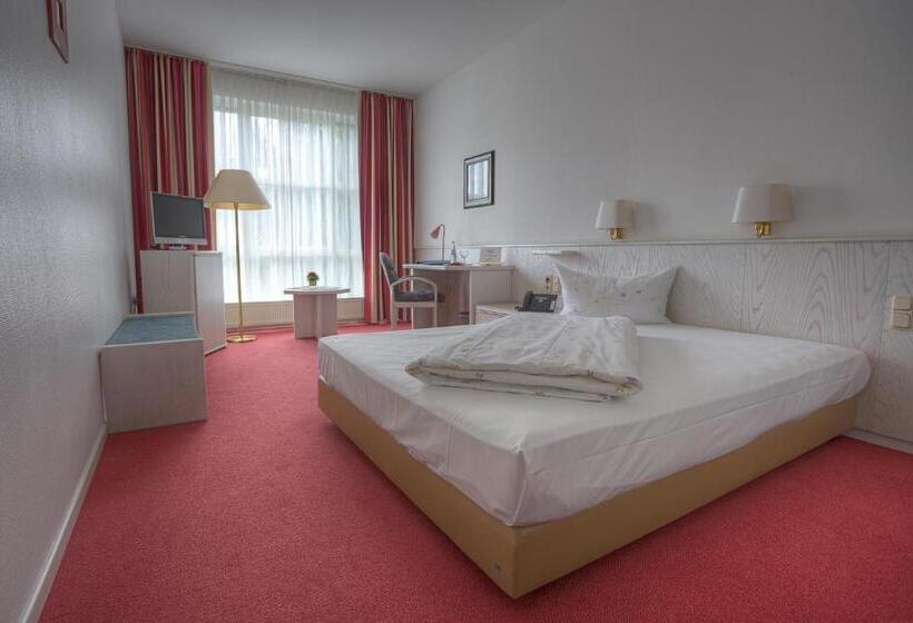 Номер Стандарт Трехместный, Euro Park Hotel Hennef
