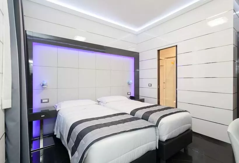 اتاق سوپریور, Fiorella Milano