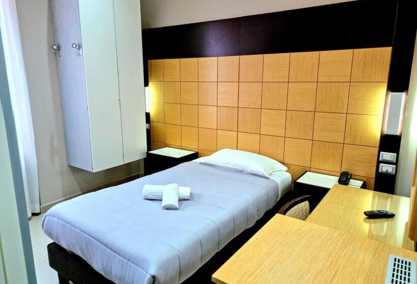 高级单人间, Fiorella Milano