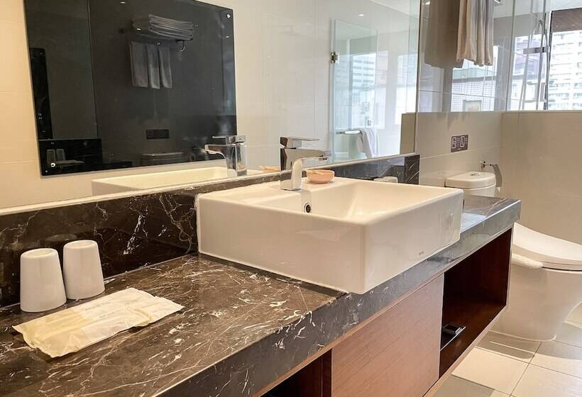 اتاق لوکس چهار تخته, Guide Hotel Taipei Bade