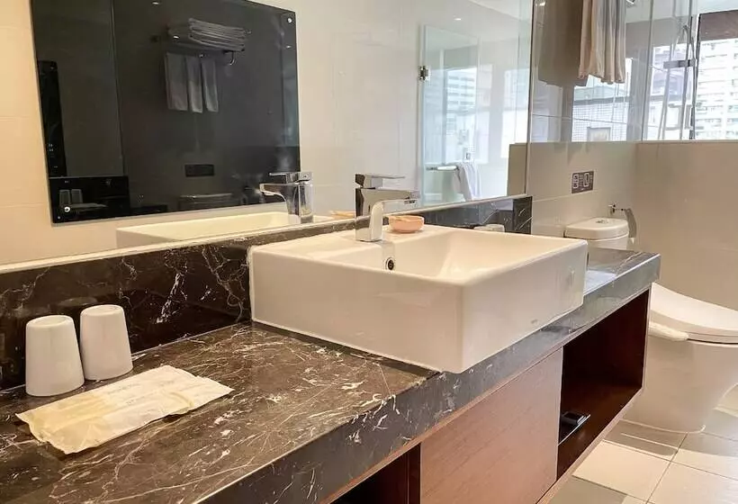 اتاق لوکس چهار تخته, Guide Hotel Taipei Bade