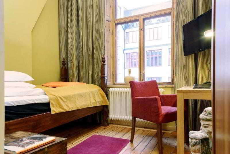 غرفة قياسية فردية, Hellsten