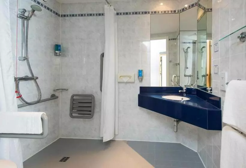 身障者適用スタンダードルーム, Holiday Inn Express Northampton   South, An Ihg