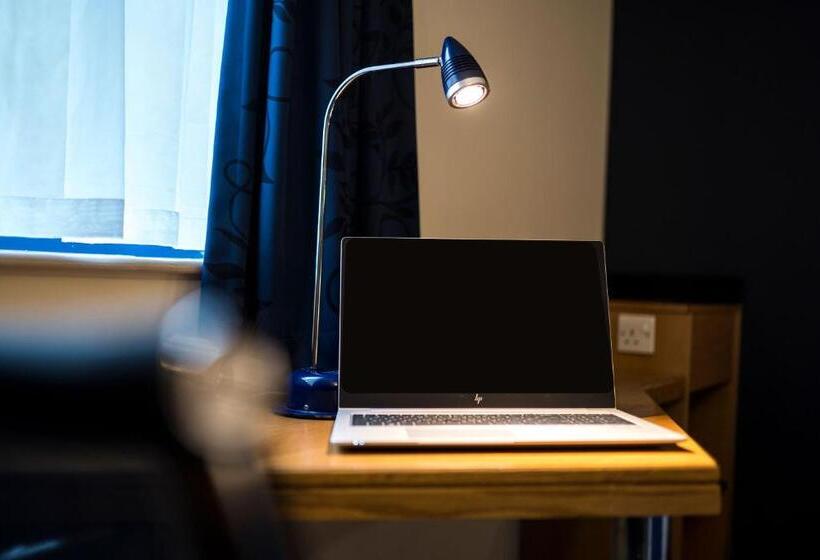 身障者適用スタンダードルーム, Holiday Inn Express Northampton South, An Ihg