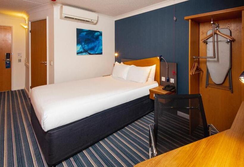 身障者適用スタンダードルーム, Holiday Inn Express Northampton South, An Ihg