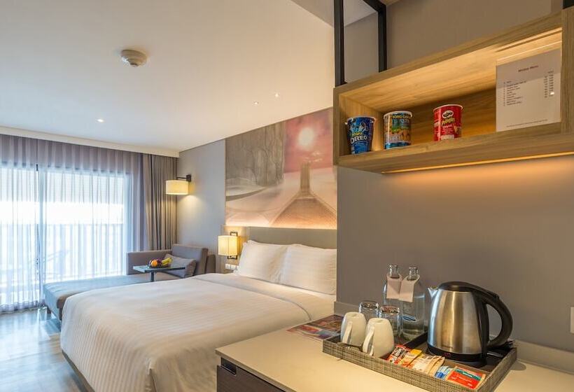 프리미엄 룸 풀장 전망, Holiday Inn Resort Krabi Ao Nang Beach  An Ihg