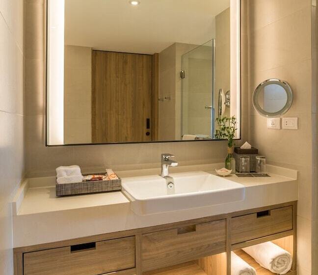 غرفة قياسية سرير مزدوج مطلة على البحر, Holiday Inn Resort Krabi Ao Nang Beach  An Ihg