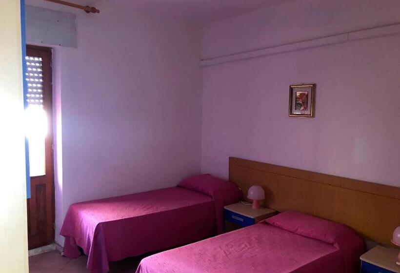 דירת שני חדרים, A.i.r. Hotel Gabbiano