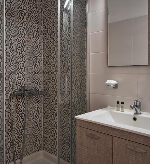 סוויטה, Makris Beach