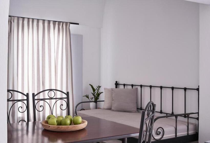 סוויטה, Makris Beach