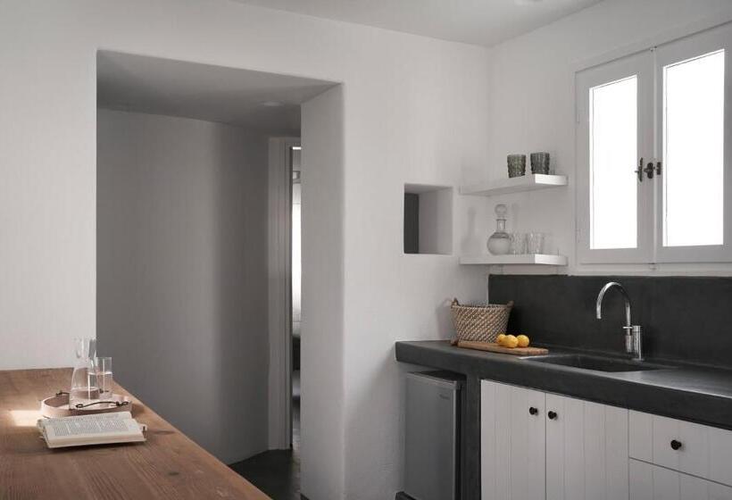 סוויטה דלוקס, Makris Beach