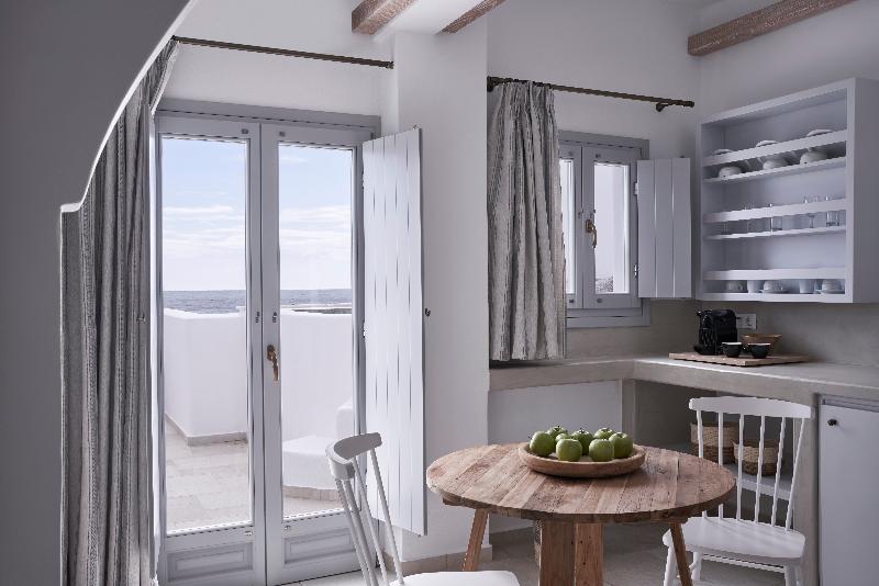 סוויטה דלוקס, Makris Beach