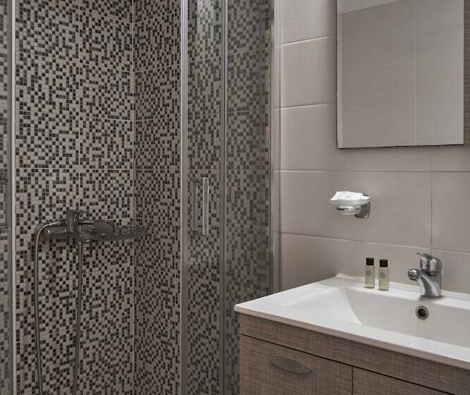 סוויטה, Makris Beach