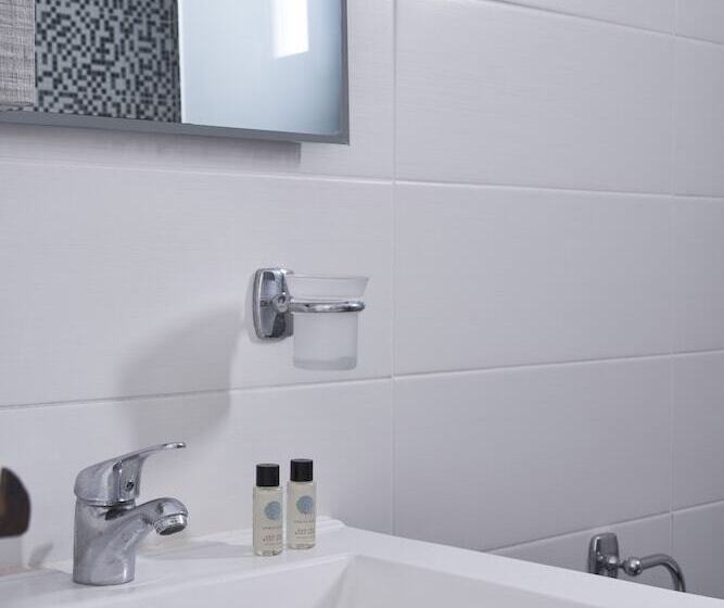 סוויטה, Makris Beach