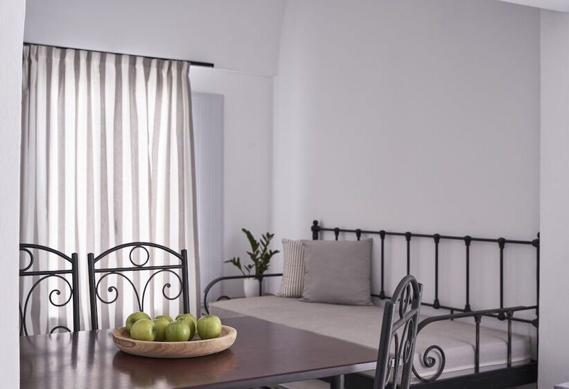 סוויטה, Makris Beach