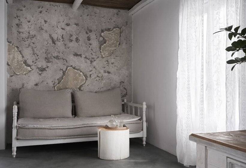 סוויטה דלוקס, Makris Beach