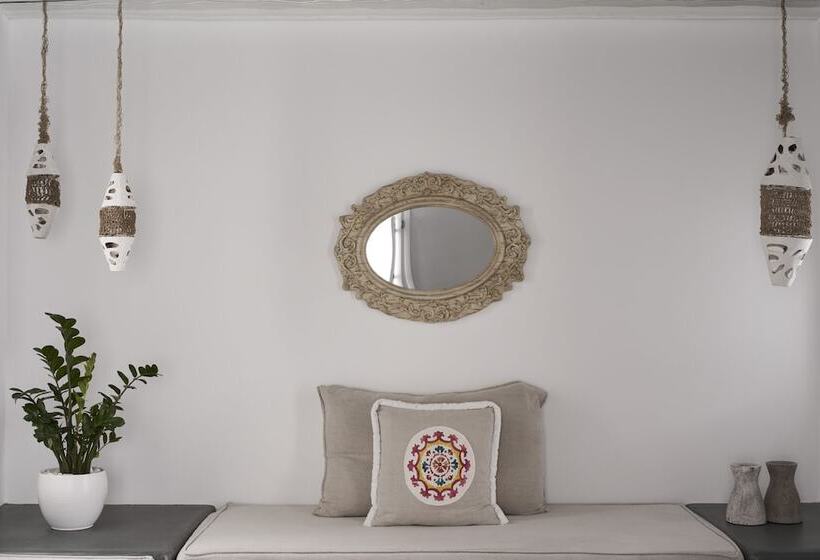 סוויטה דלוקס, Makris Beach