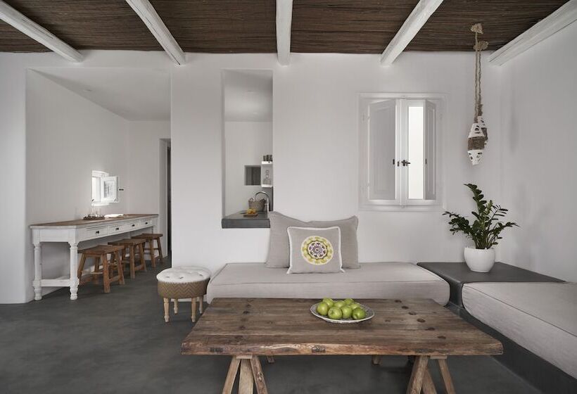 סוויטה דלוקס, Makris Beach