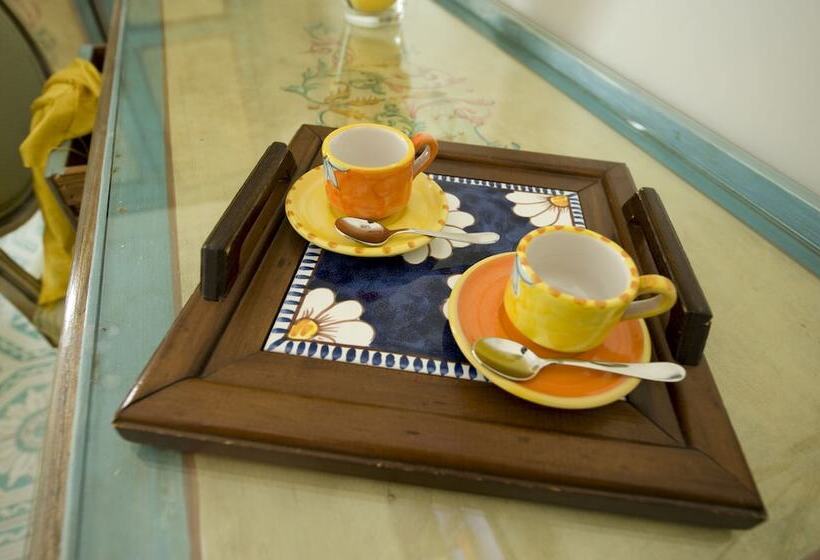 标准房带园景, Margherita