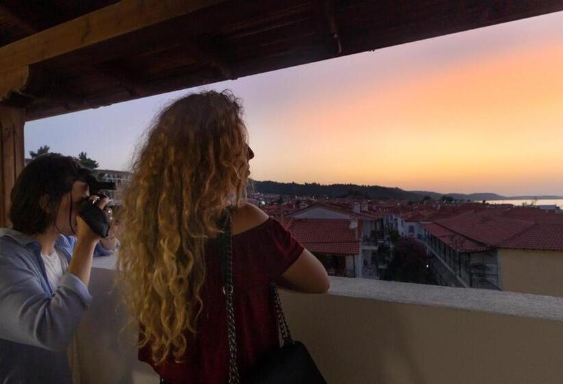 オーシャンビュースタンダードルームバルコニー付き, Odysseas