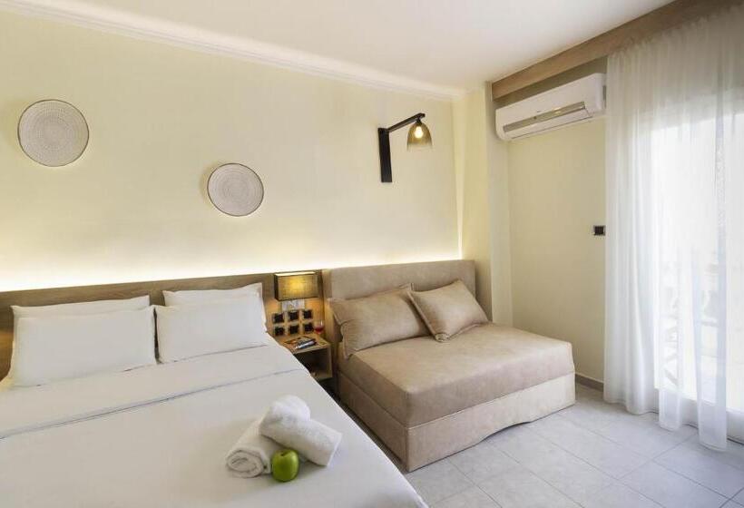 デラックストリプルルーム, Odysseas