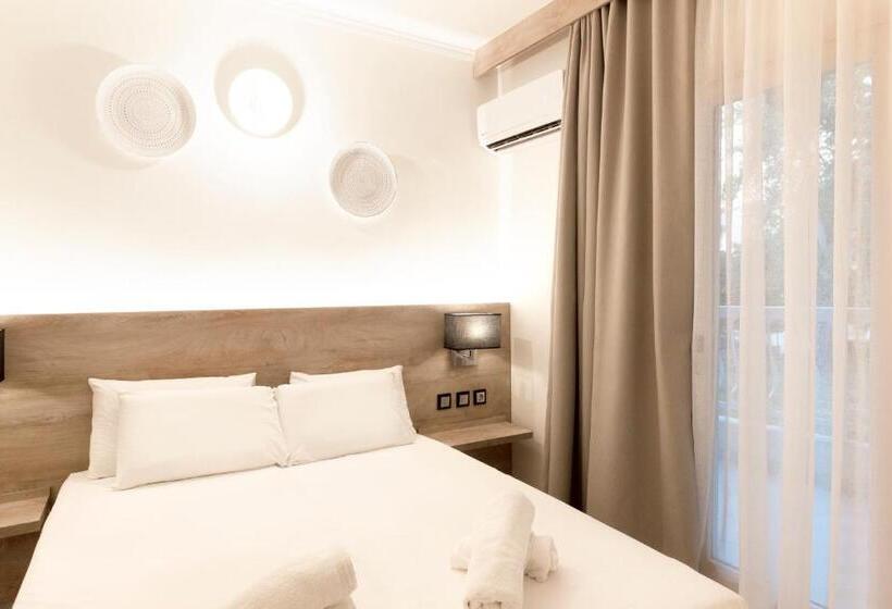 スーペリアの4人部屋, Odysseas