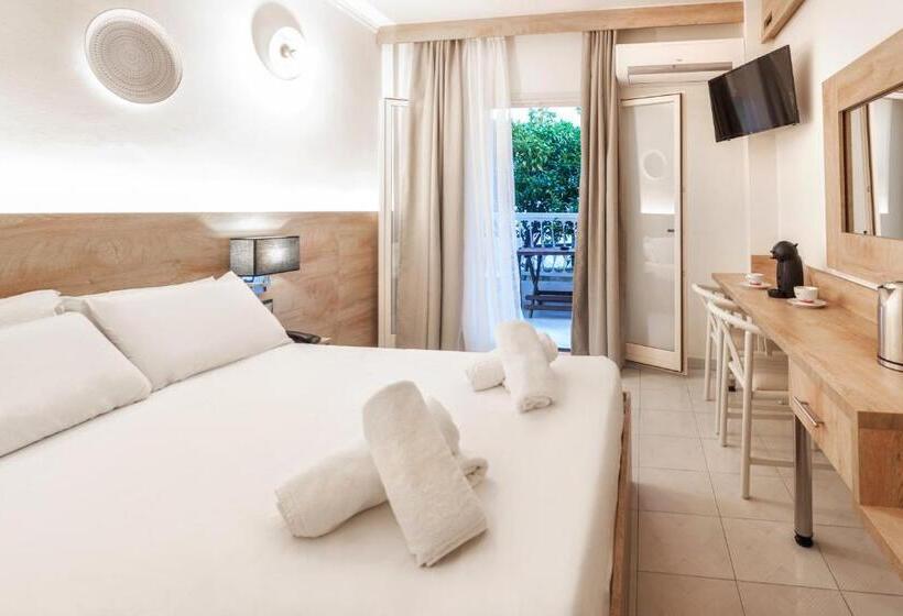 スーペリアの4人部屋, Odysseas