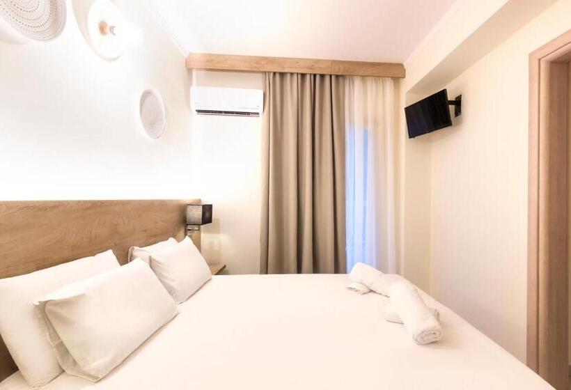 スーペリアの4人部屋, Odysseas