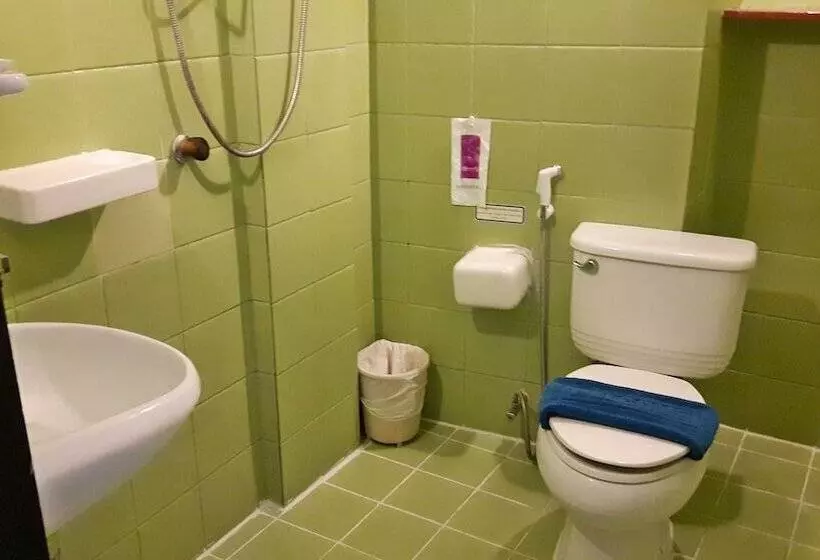 سوییت جونیور, Sawasdee Sukhumvit Inn