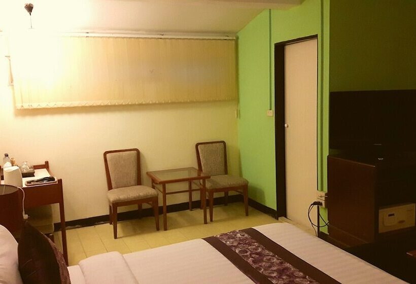 سوییت جونیور, Sawasdee Sukhumvit Inn