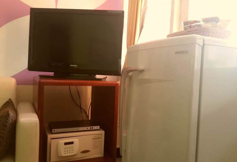 سوییت جونیور, Sawasdee Sukhumvit Inn