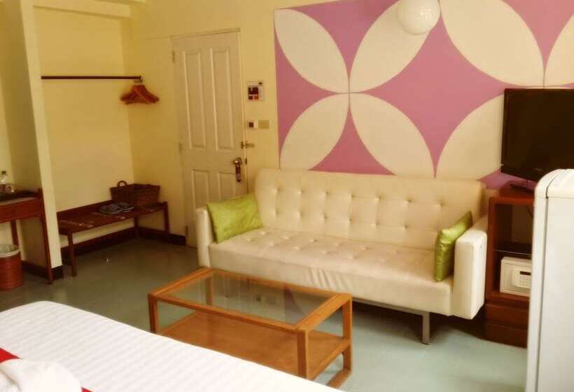 سوییت جونیور, Sawasdee Sukhumvit Inn