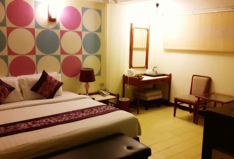 سوییت جونیور, Sawasdee Sukhumvit Inn