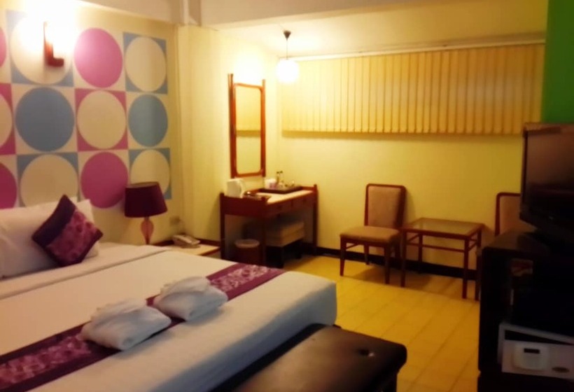 سوییت جونیور, Sawasdee Sukhumvit Inn