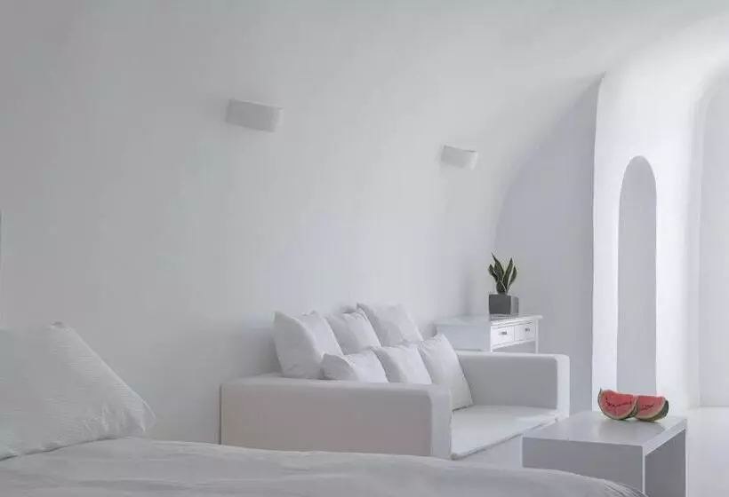 سوئیت سینیور, Katikies Chromata Santorini   The Leading Hotels Of The World