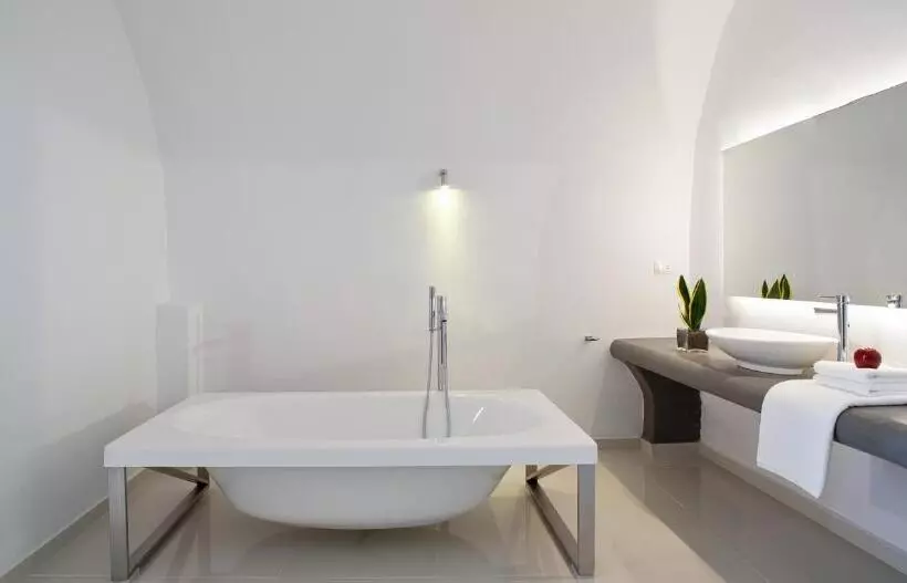 سوییت سوپریور, Katikies Chromata Santorini   The Leading Hotels Of The World