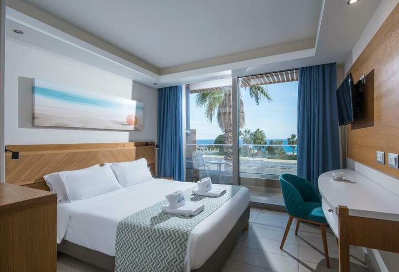 חדר סופריור משפחתי נוף לים, Royal & Imperial Belvedere Resort