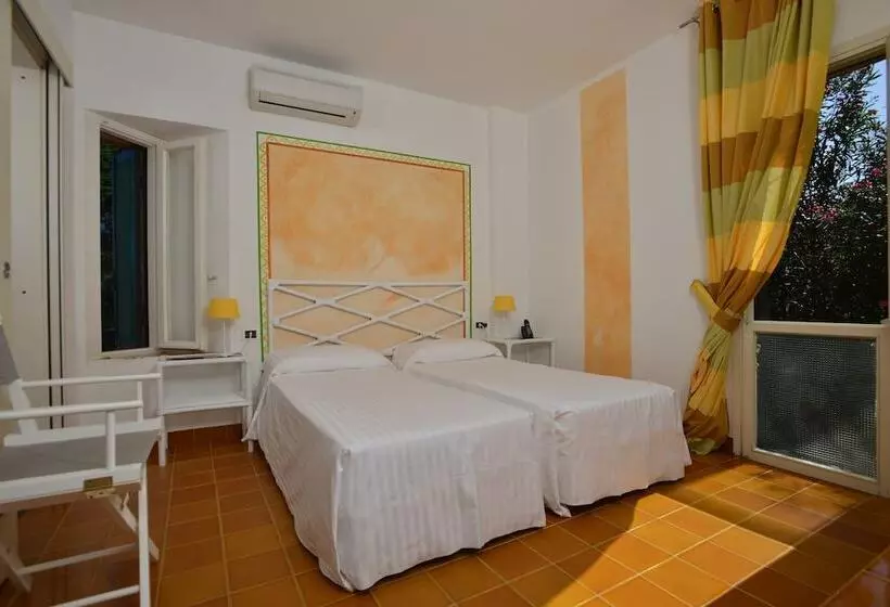 اتاق استاندارد, Unahotels Club Hotel Ancora