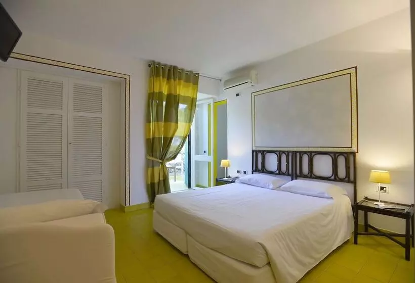اتاق استاندارد سه نفره, Unahotels Club Hotel Ancora