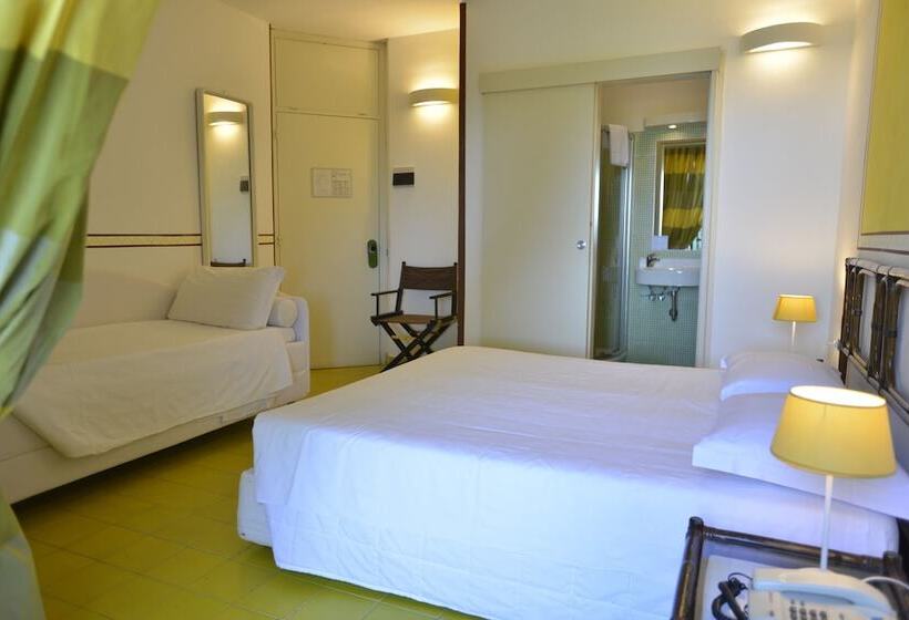Номер Стандарт Трехместный, Unahotels Club Hotel Ancora