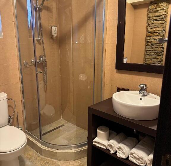 Номер Стандарт, Cetatuia