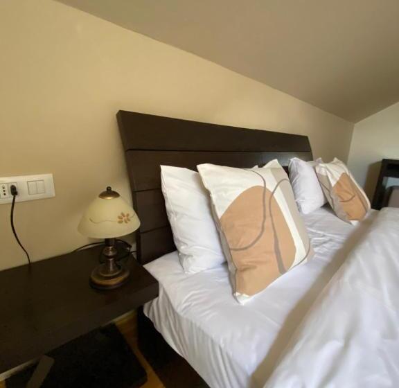 Апартаменты 1 Спальня с Балконом, Cetatuia