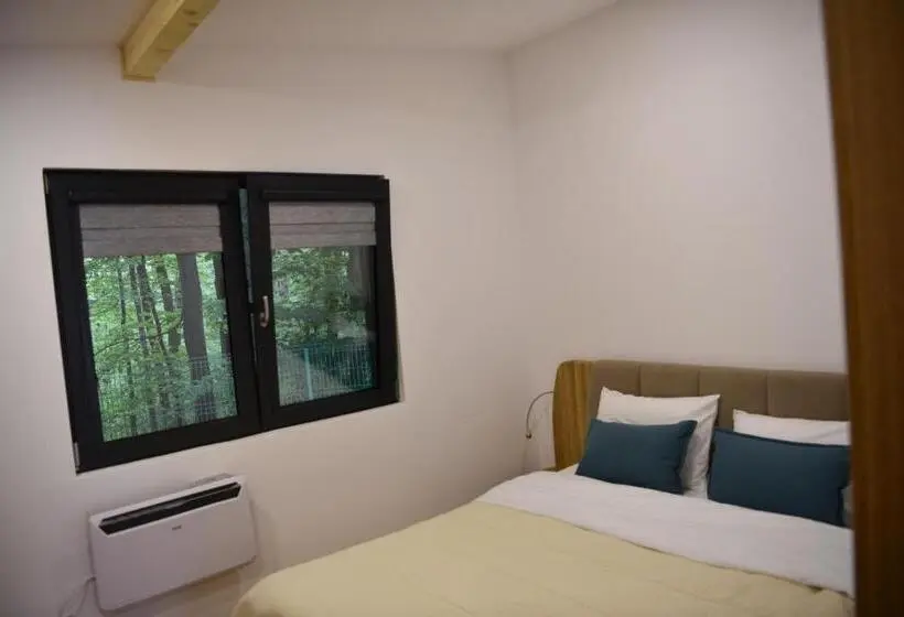 Standard-bungalow Puutarhanäkymä, Cetatuia