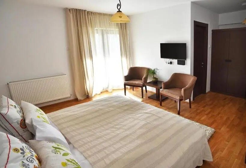 Superior-huone, Cetatuia