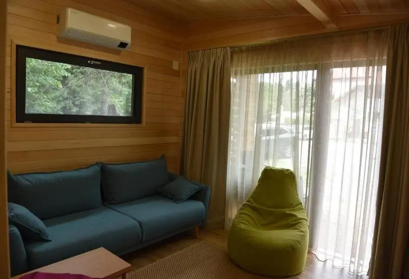 Standard-bungalow Puutarhanäkymä, Cetatuia