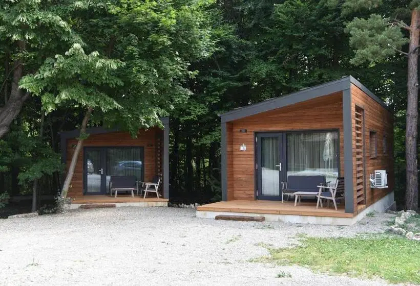 Standard-bungalow Puutarhanäkymä, Cetatuia